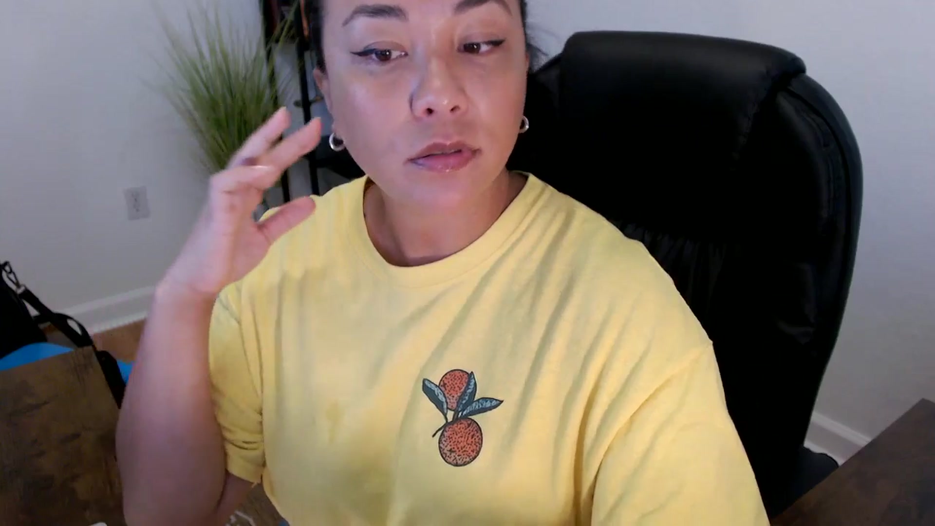 Gallery image thumbnail from MickaylaStar's myfreecams stream on, 05/26/2025, 16:35 image 7 of 20