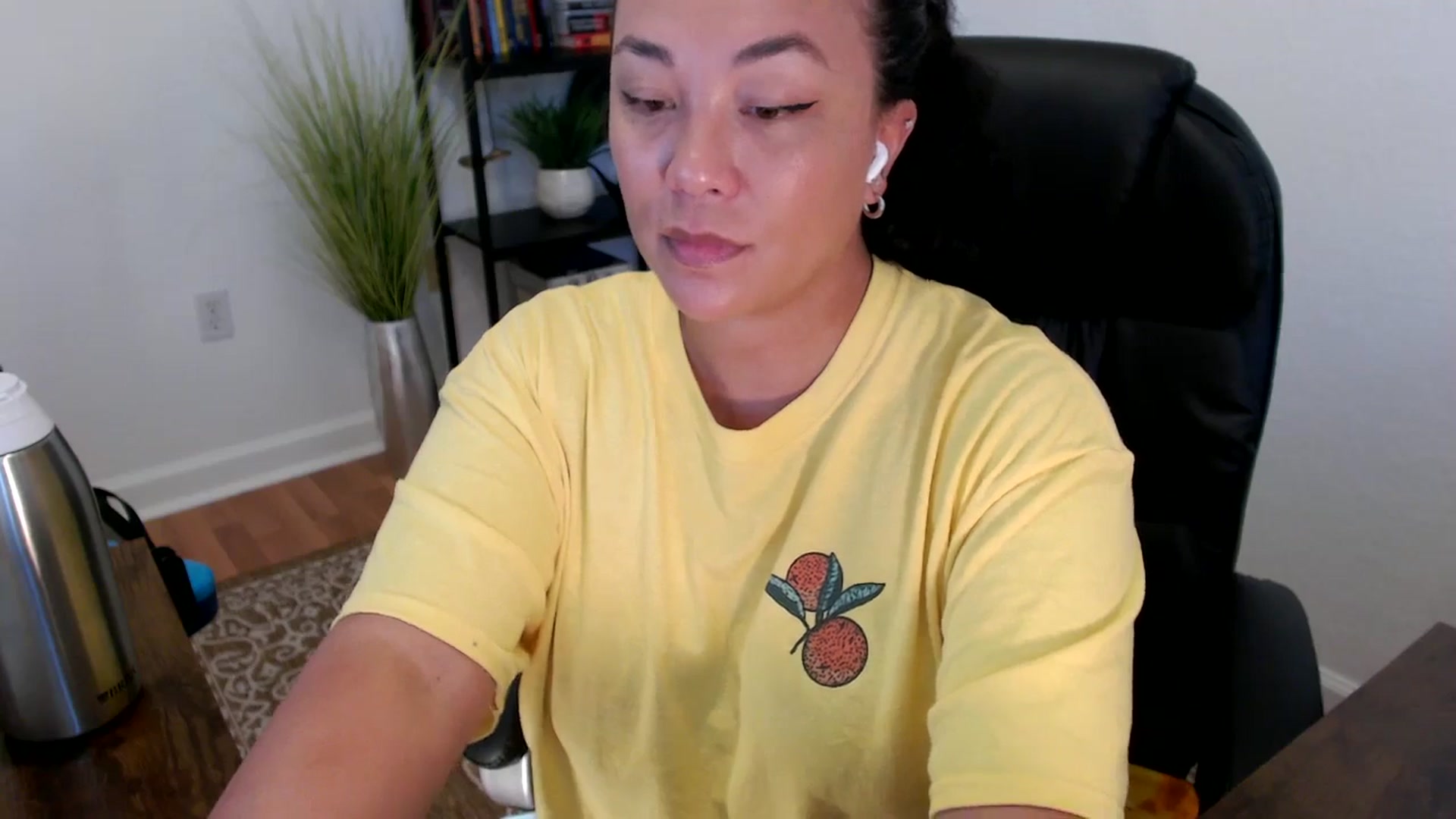Gallery image thumbnail from MickaylaStar's myfreecams stream on, 05/26/2025, 17:38 image 13 of 20