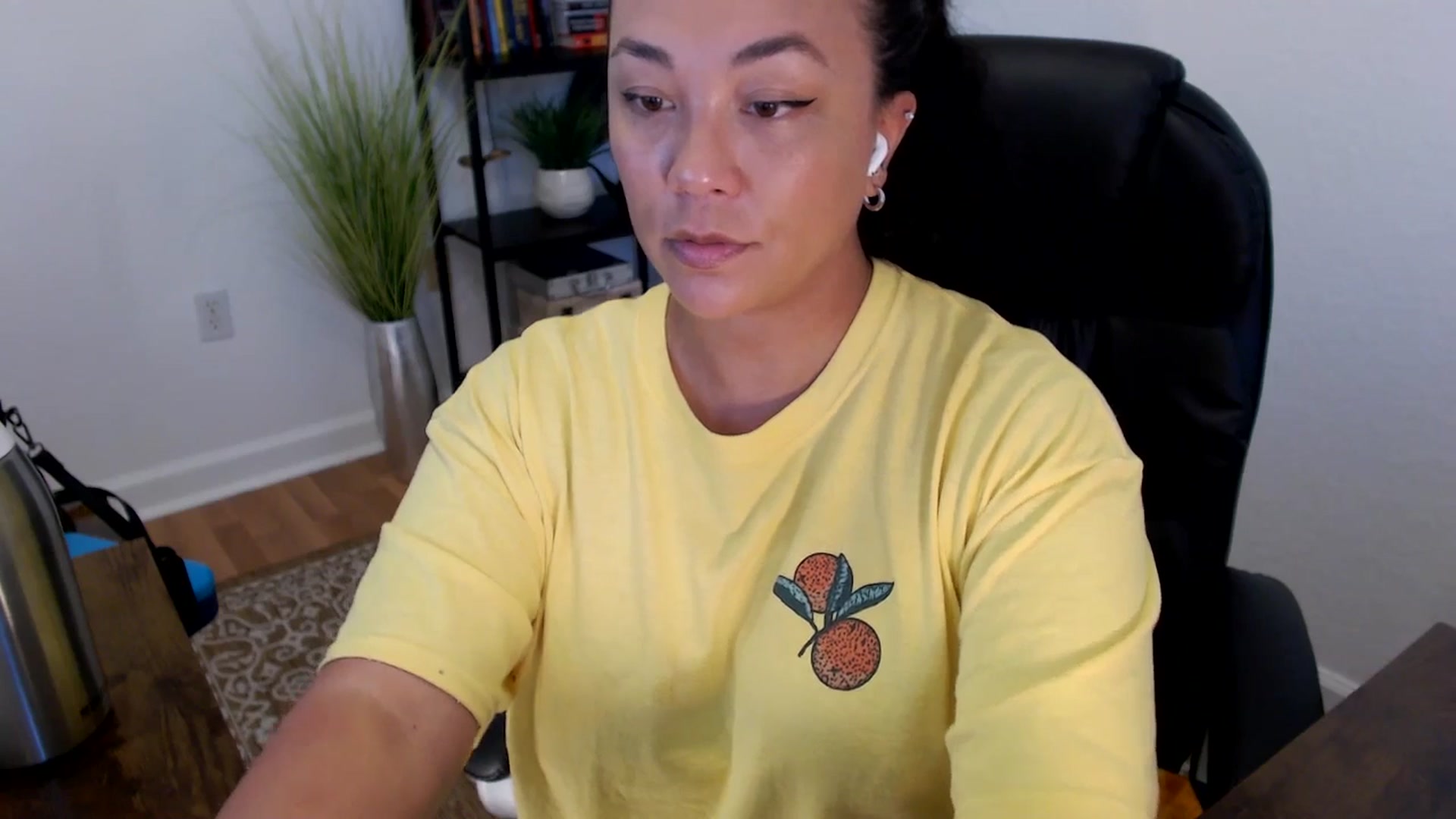 Gallery image thumbnail from MickaylaStar's myfreecams stream on, 05/26/2025, 17:38 image 9 of 20