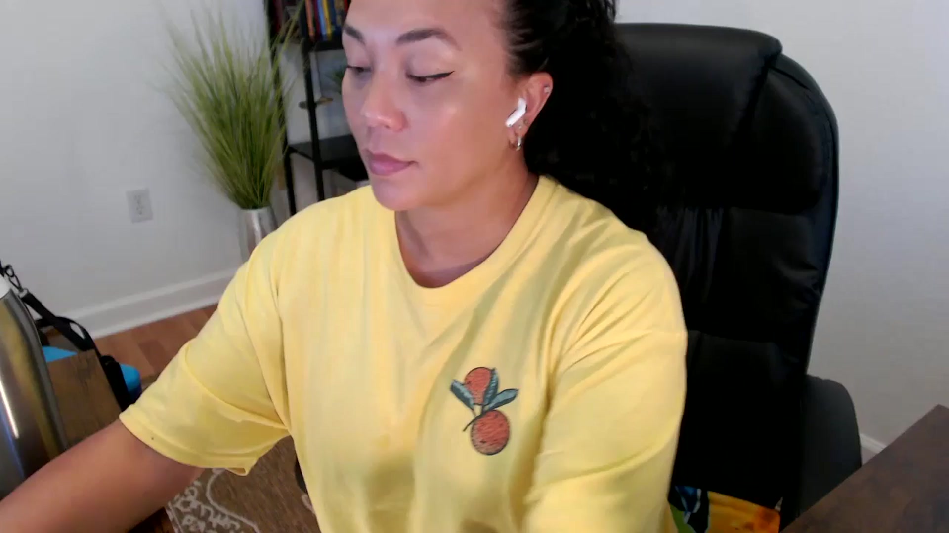 Gallery image thumbnail from MickaylaStar's myfreecams stream on, 05/26/2025, 17:38 image 3 of 20