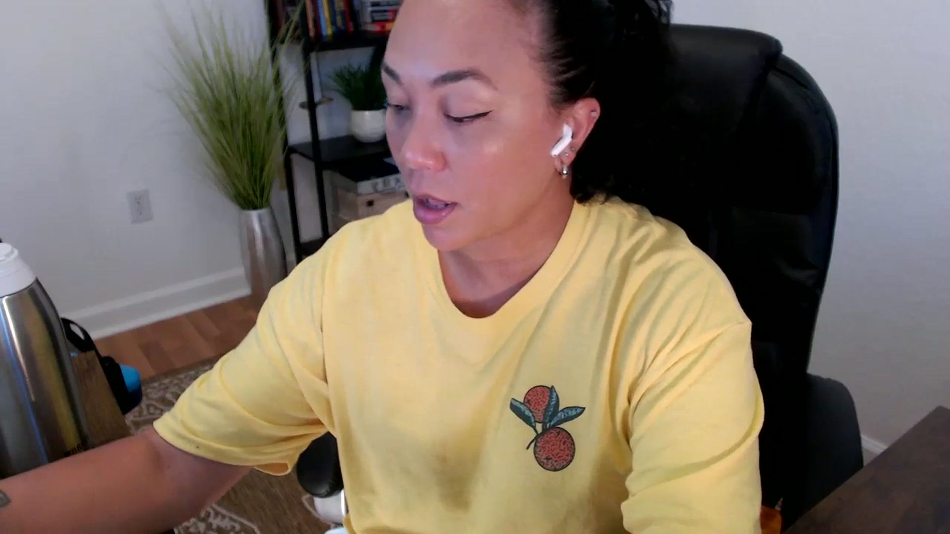 Gallery image thumbnail from MickaylaStar's myfreecams stream on, 05/26/2025, 17:38 image 14 of 20
