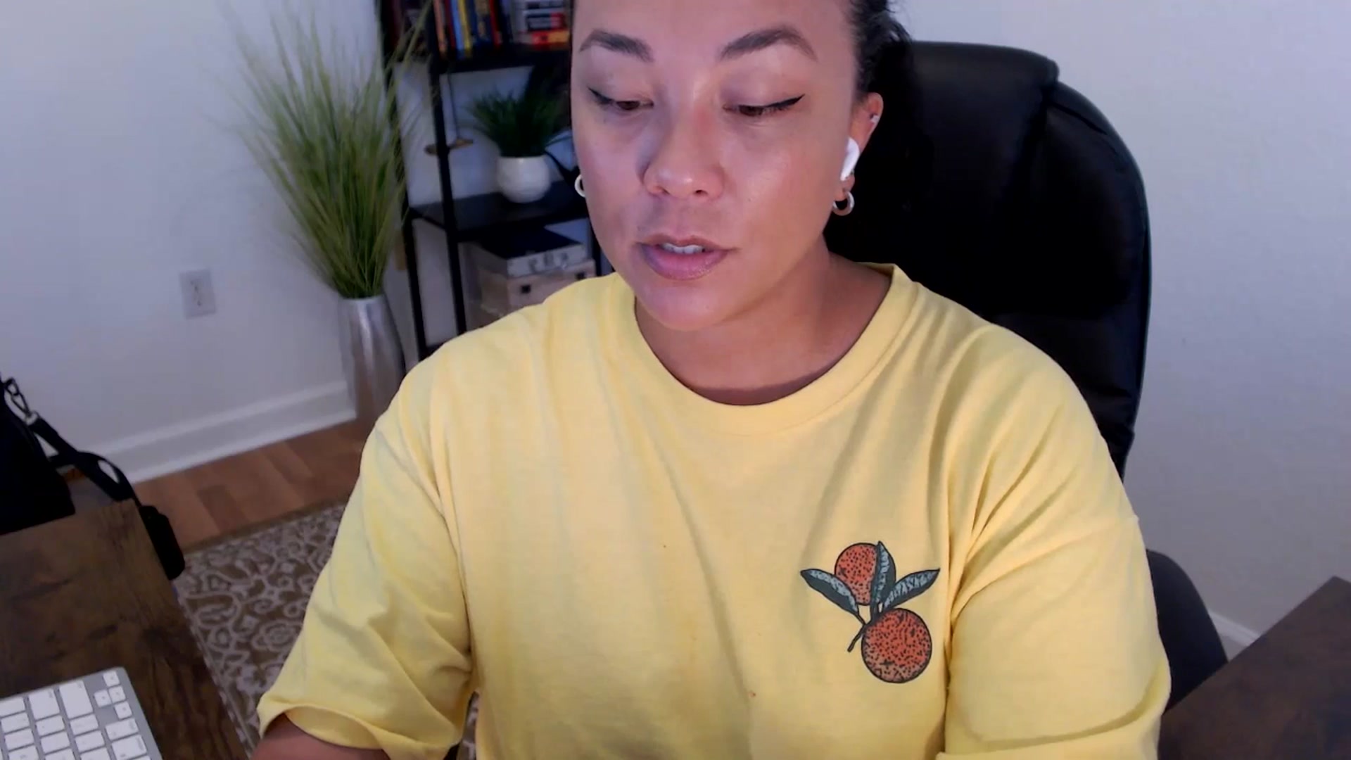 Gallery image thumbnail from MickaylaStar's myfreecams stream on, 05/26/2025, 19:04 image 15 of 20