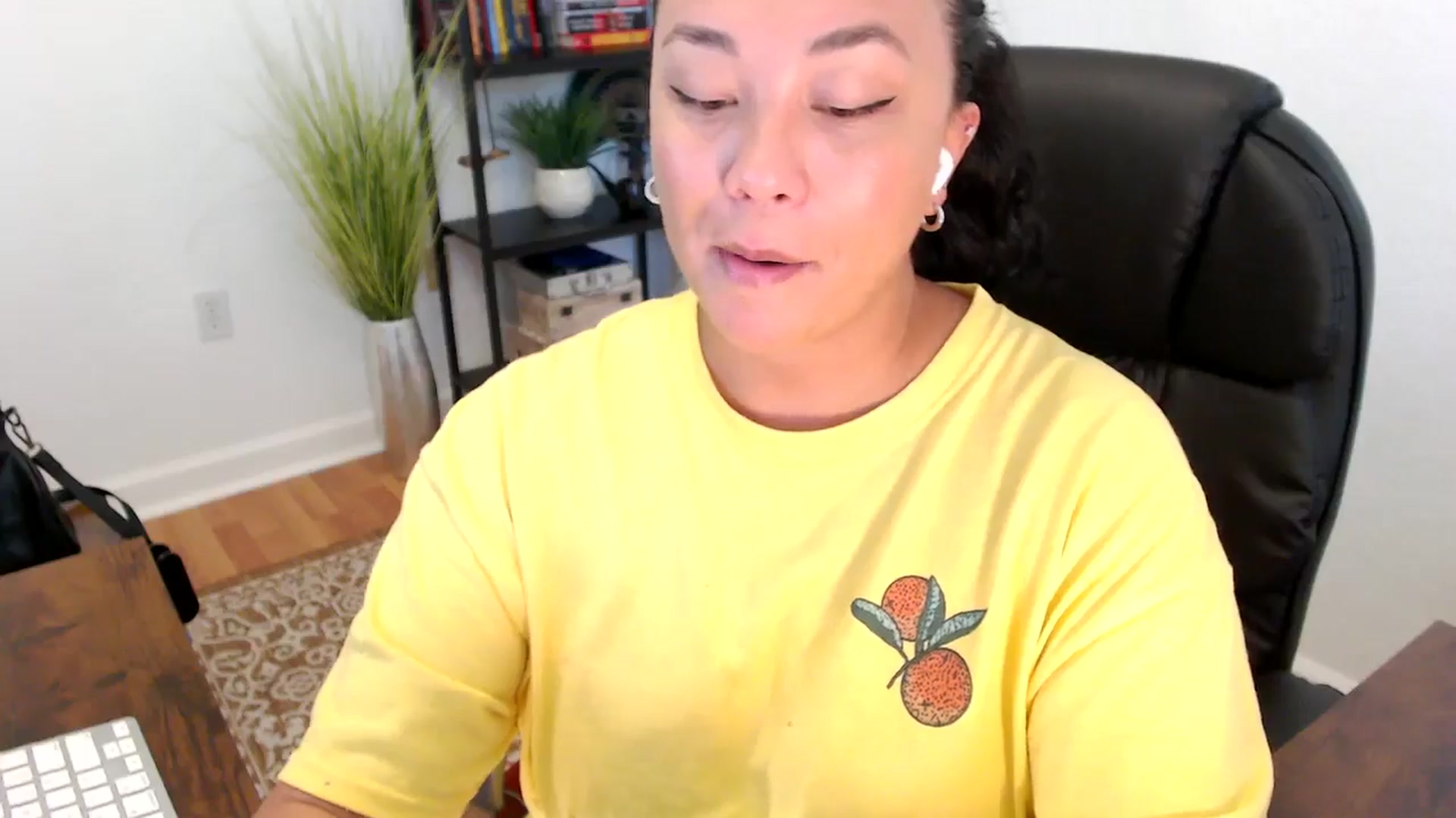 Gallery image thumbnail from MickaylaStar's myfreecams stream on, 05/26/2025, 19:04 image 7 of 20