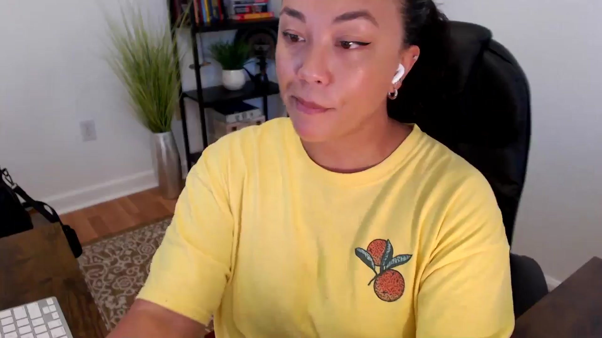 Gallery image thumbnail from MickaylaStar's myfreecams stream on, 05/26/2025, 19:04 image 6 of 20