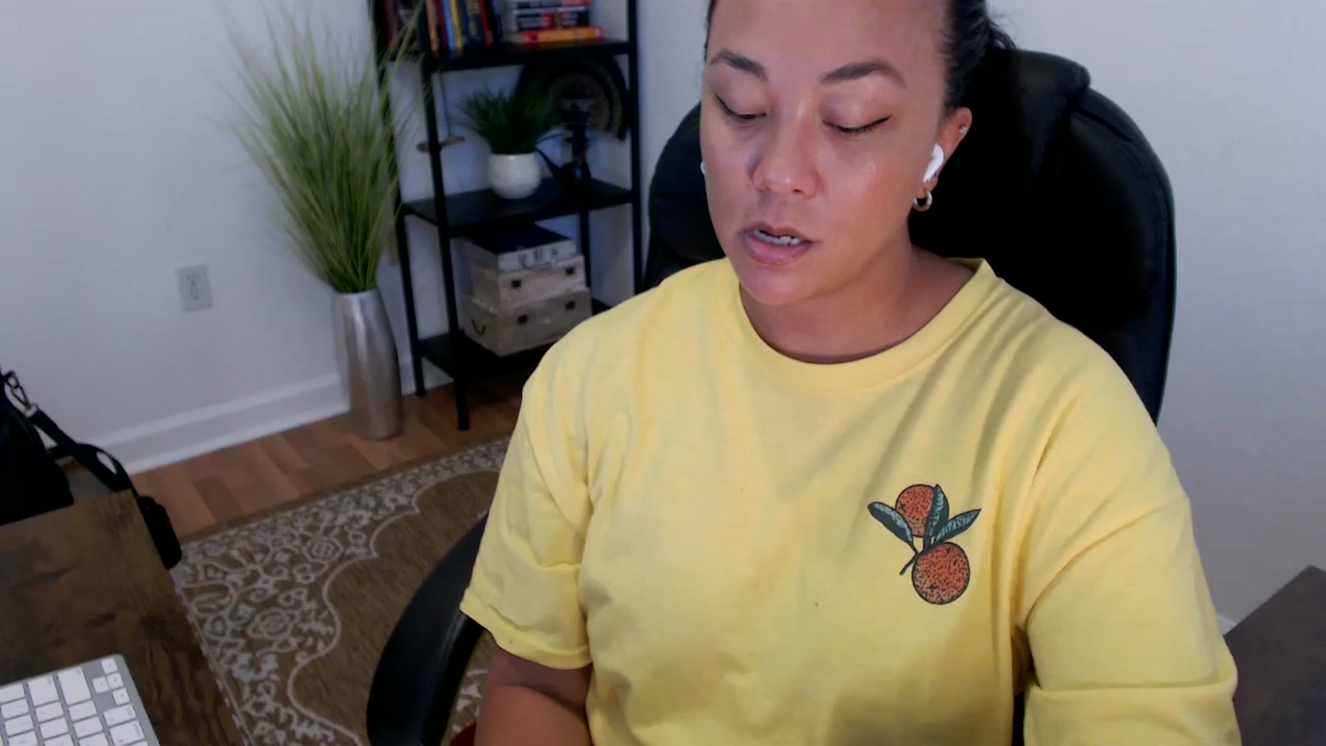 Gallery image thumbnail from MickaylaStar's myfreecams stream on, 05/26/2025, 19:04 image 19 of 20