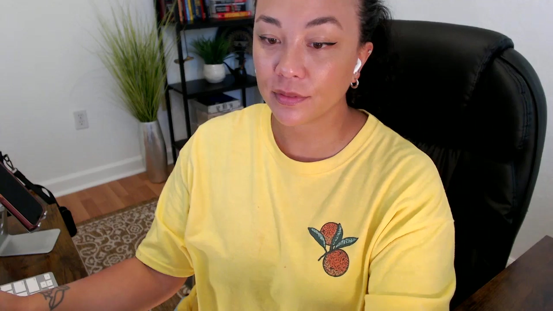 Gallery image thumbnail from MickaylaStar's myfreecams stream on, 05/26/2025, 19:46 image 3 of 20