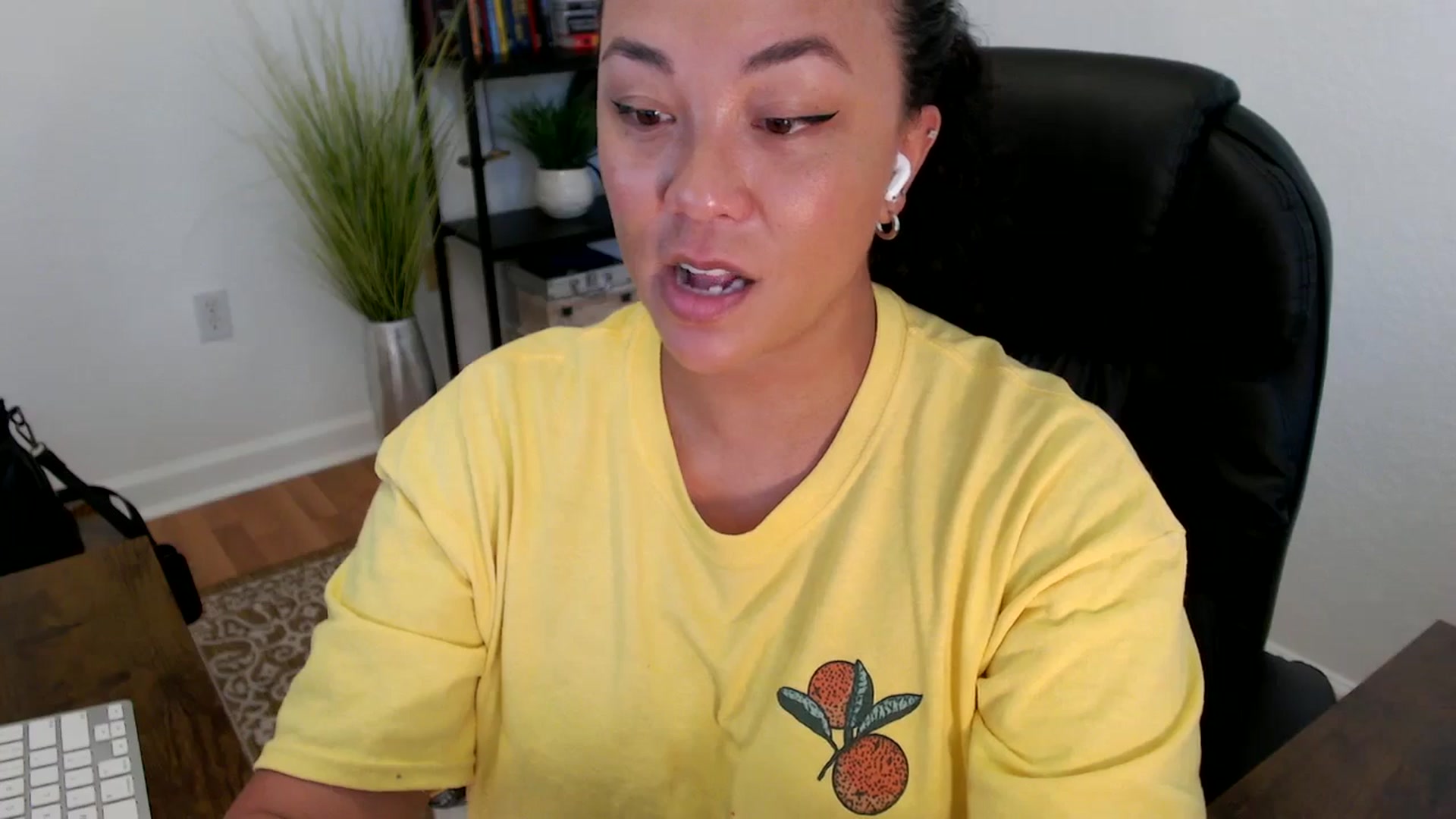 Gallery image thumbnail from MickaylaStar's myfreecams stream on, 05/26/2025, 19:46 image 14 of 20