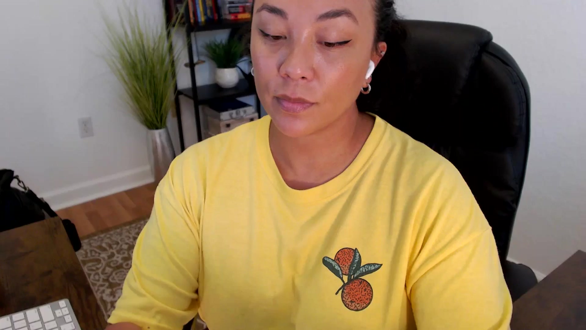 Gallery image thumbnail from MickaylaStar's myfreecams stream on, 05/26/2025, 20:29 image 17 of 20