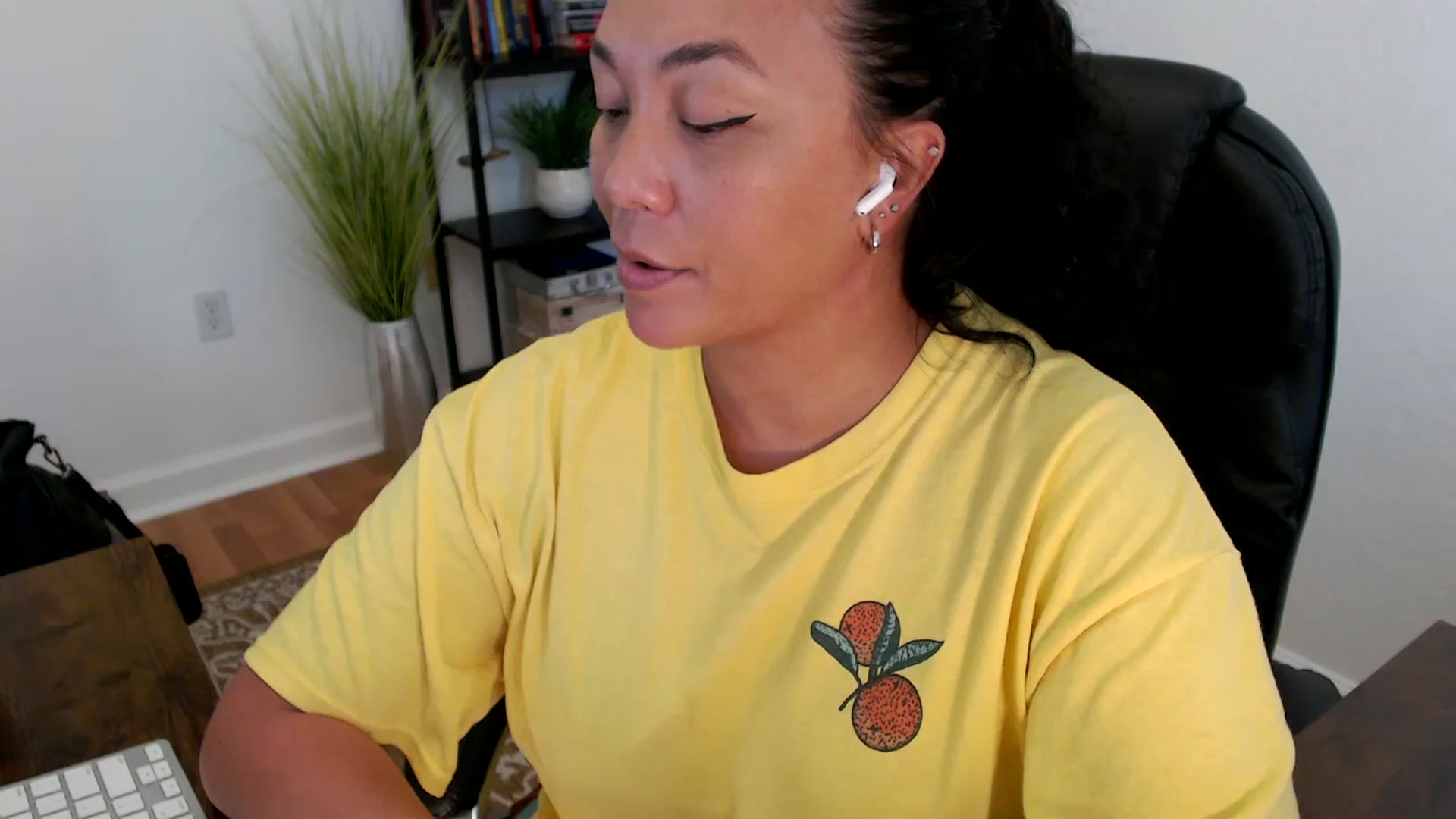 Gallery image thumbnail from MickaylaStar's myfreecams stream on, 05/26/2025, 20:29 image 12 of 20