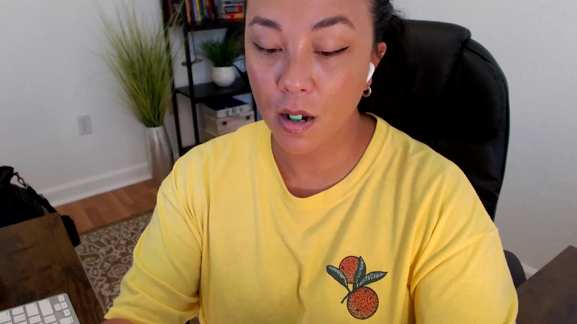 Gallery image thumbnail from MickaylaStar's myfreecams stream on, 05/26/2025, 20:29 image 15 of 20