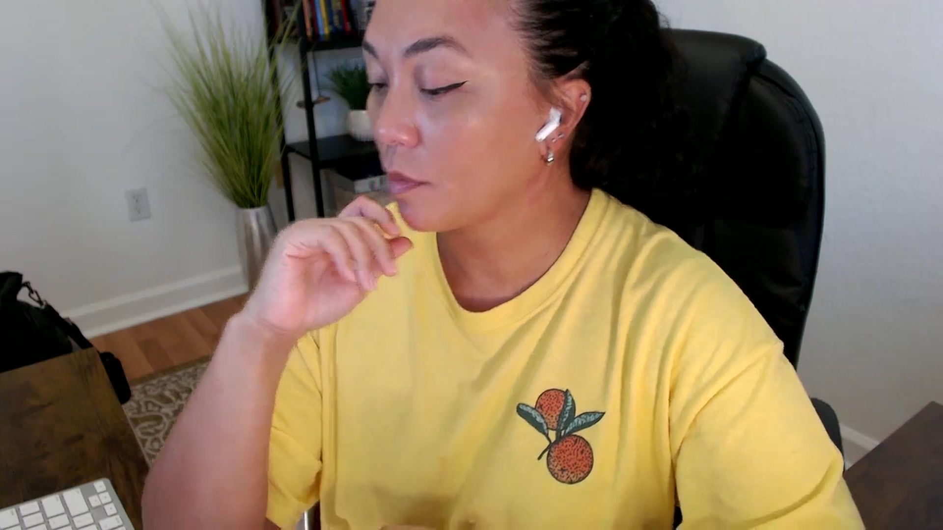 Gallery image thumbnail from MickaylaStar's myfreecams stream on, 05/26/2025, 20:29 image 8 of 20