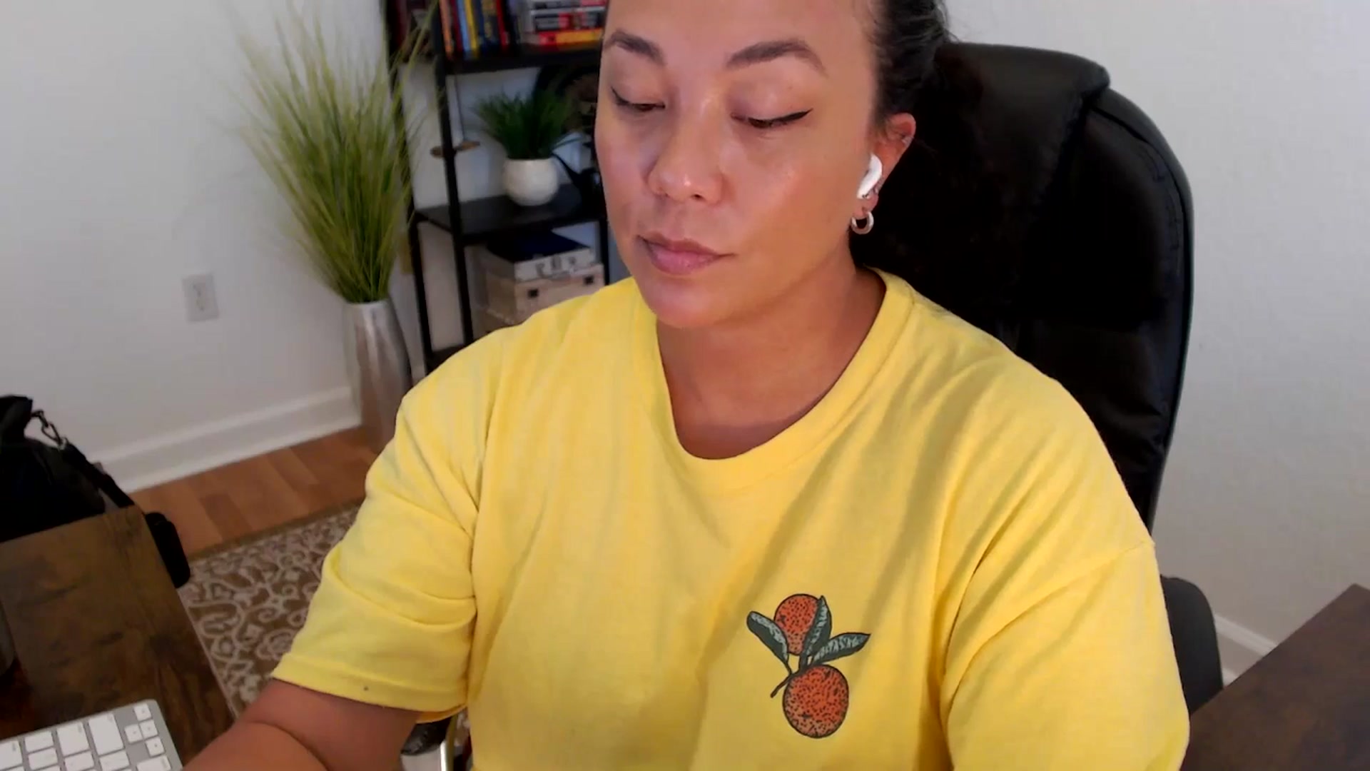 Gallery image thumbnail from MickaylaStar's myfreecams stream on, 05/26/2025, 20:54 image 6 of 20