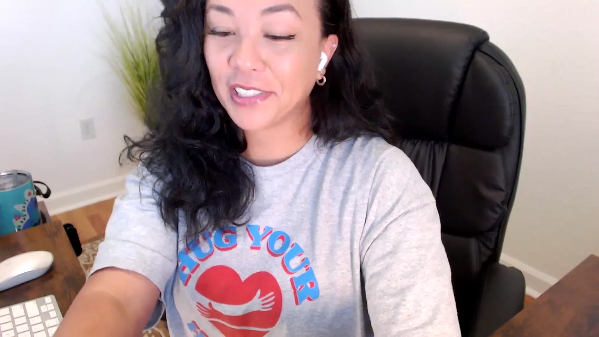 Gallery image thumbnail from MickaylaStar's myfreecams stream on, 05/27/2025, 15:56 image 9 of 20