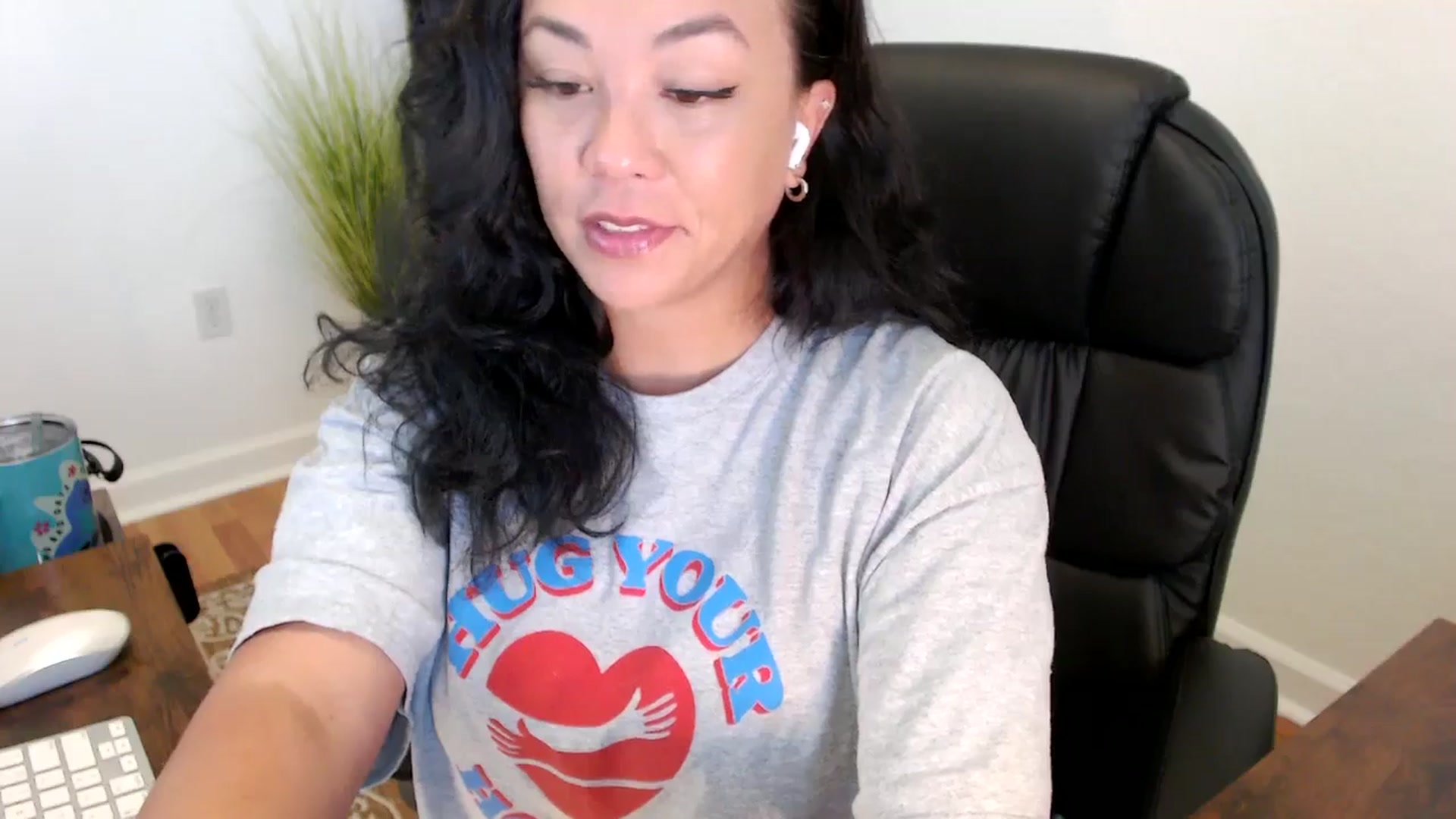 Gallery image thumbnail from MickaylaStar's myfreecams stream on, 05/27/2025, 15:56 image 8 of 20