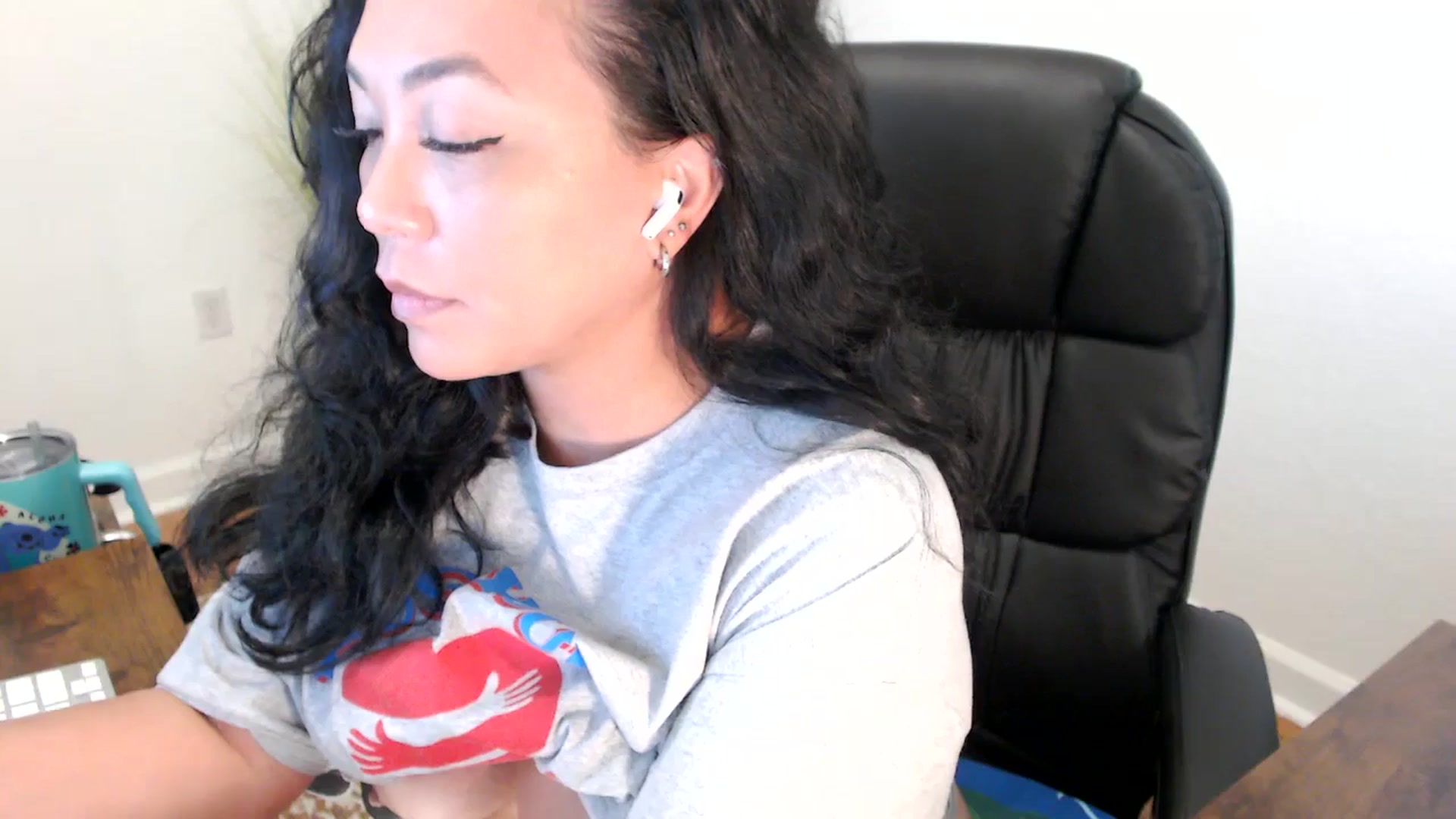 Gallery image thumbnail from MickaylaStar's myfreecams stream on, 05/27/2025, 17:07 image 12 of 20