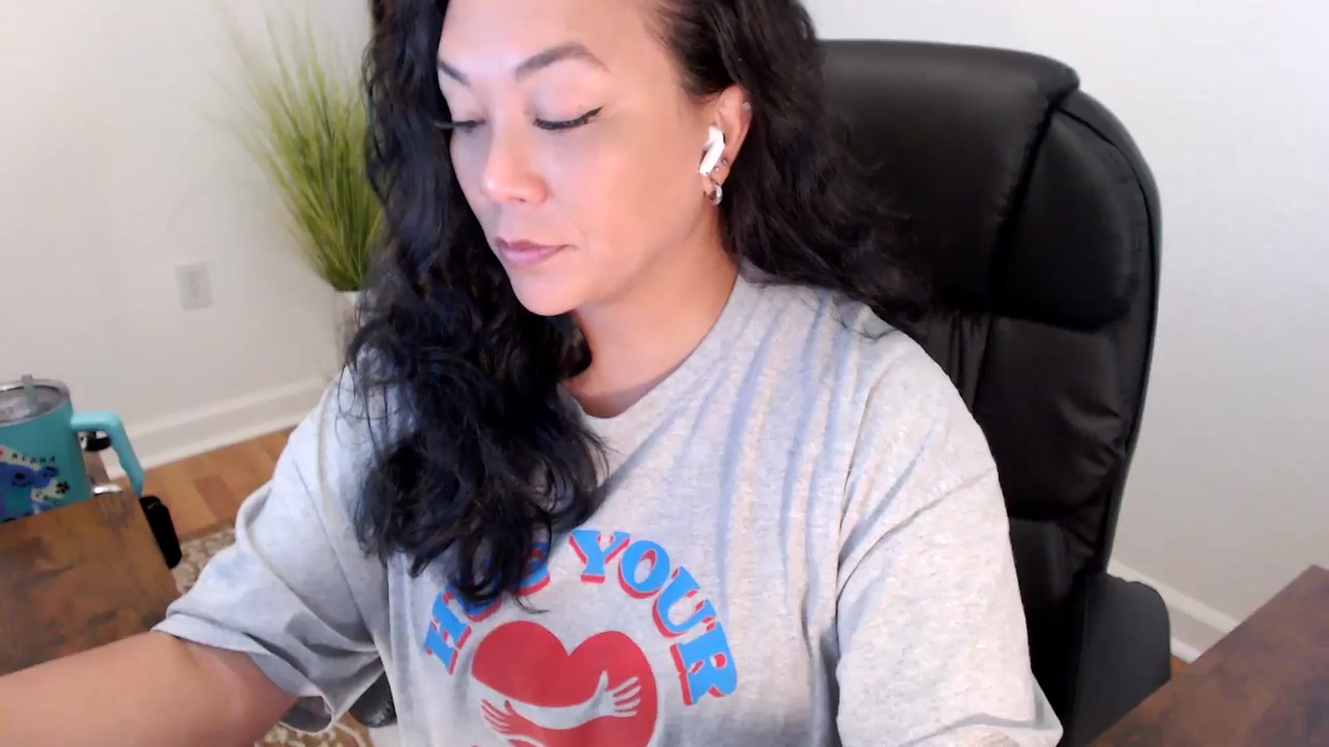 Gallery image thumbnail from MickaylaStar's myfreecams stream on, 05/27/2025, 17:07 image 2 of 20