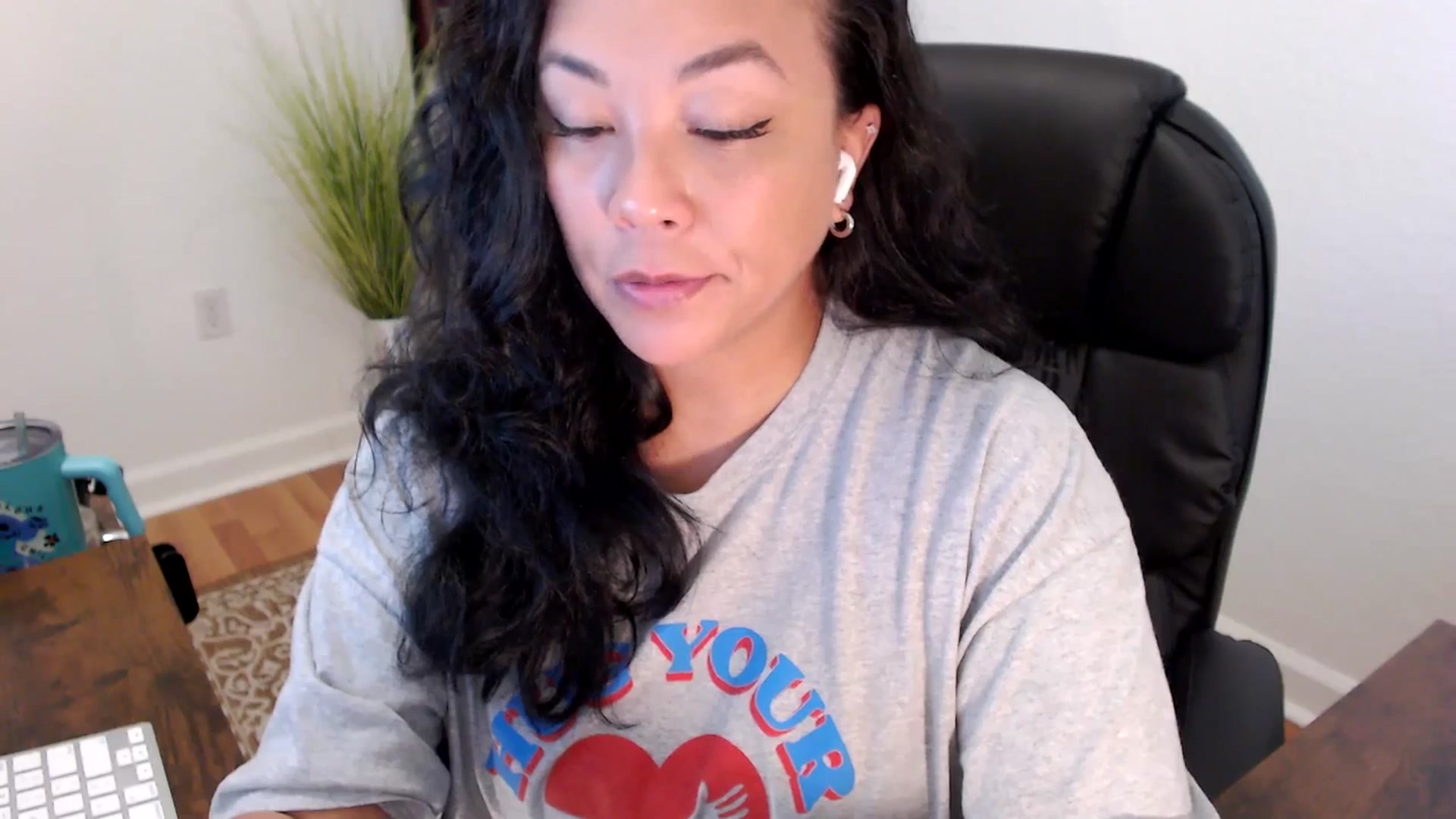 Gallery image thumbnail from MickaylaStar's myfreecams stream on, 05/27/2025, 17:07 image 7 of 20