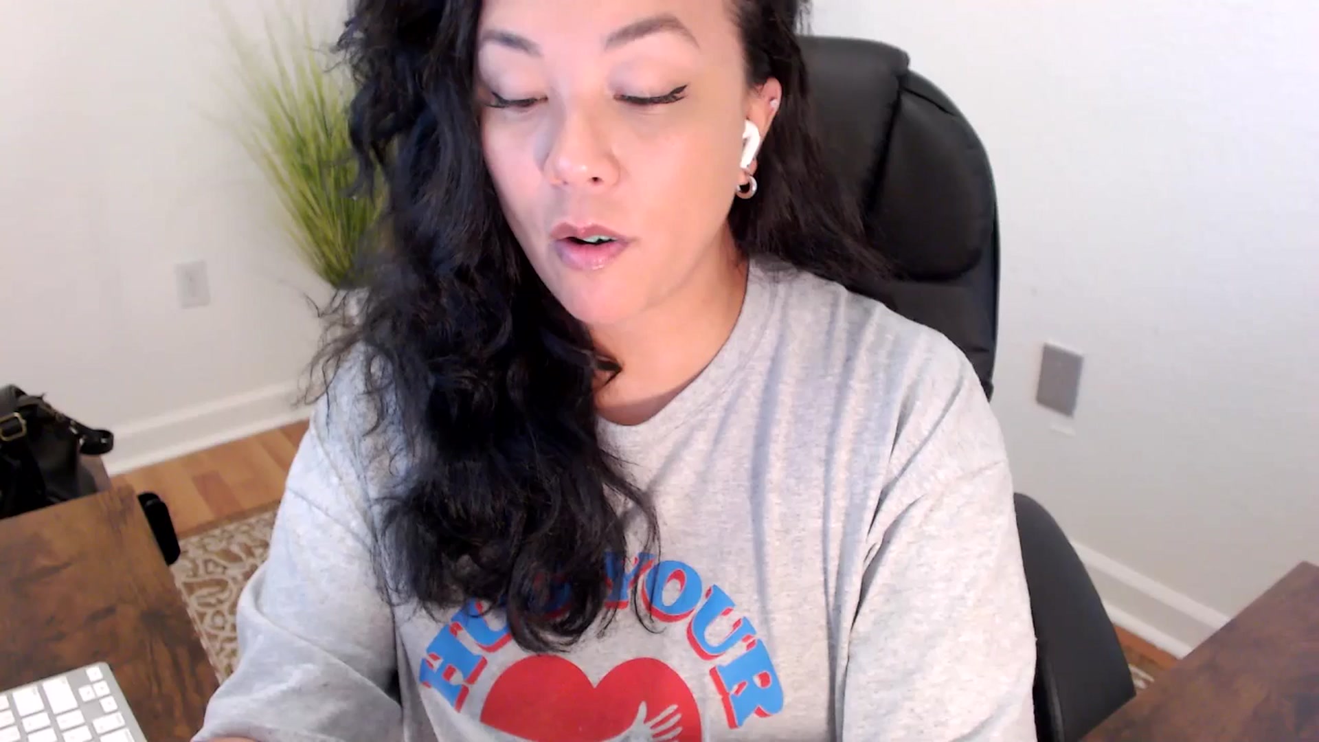 Gallery image thumbnail from MickaylaStar's myfreecams stream on, 05/27/2025, 17:25 image 17 of 20