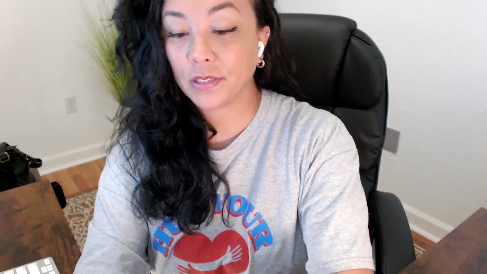 Gallery image thumbnail from MickaylaStar's myfreecams stream on, 05/27/2025, 17:25 image 5 of 20