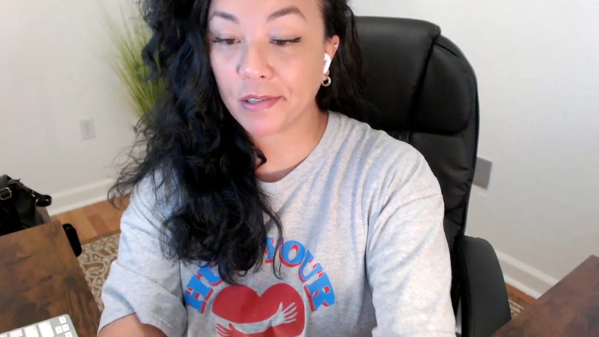 Gallery image thumbnail from MickaylaStar's myfreecams stream on, 05/27/2025, 17:25 image 3 of 20