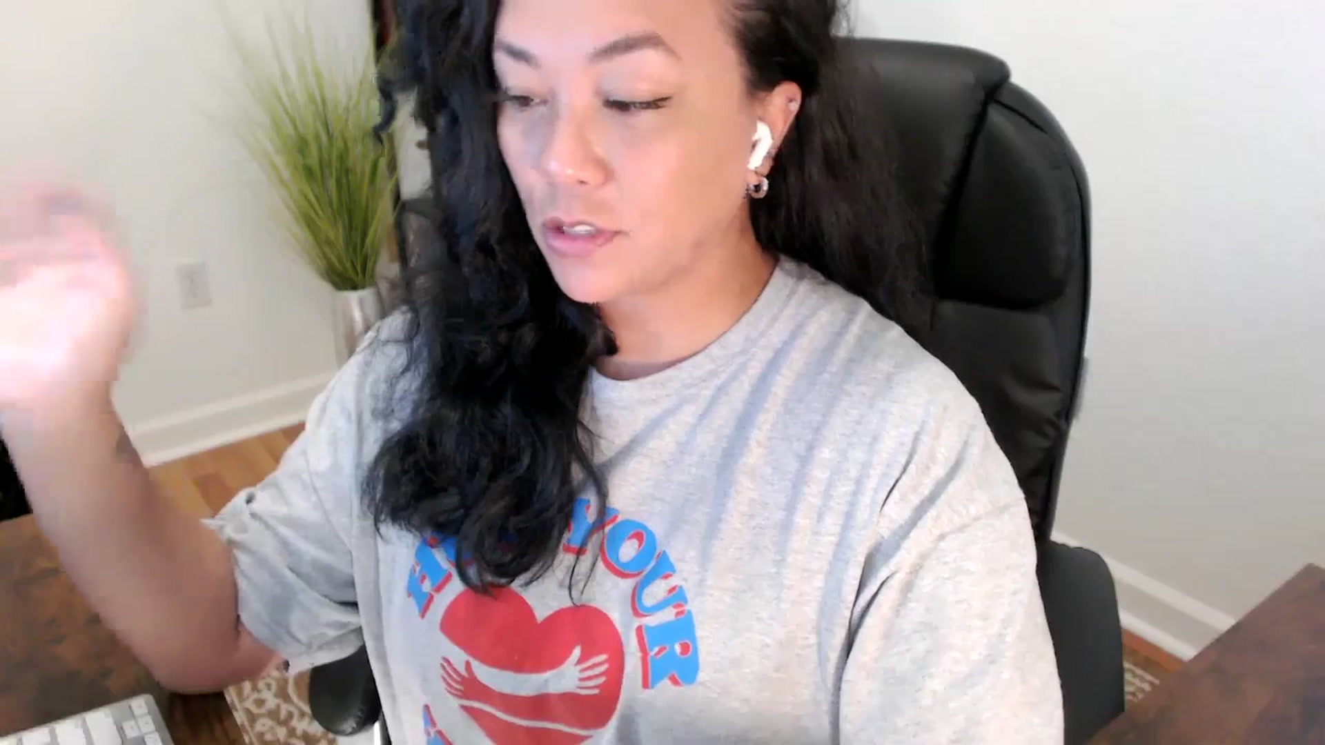 Gallery image thumbnail from MickaylaStar's myfreecams stream on, 05/27/2025, 17:25 image 2 of 20