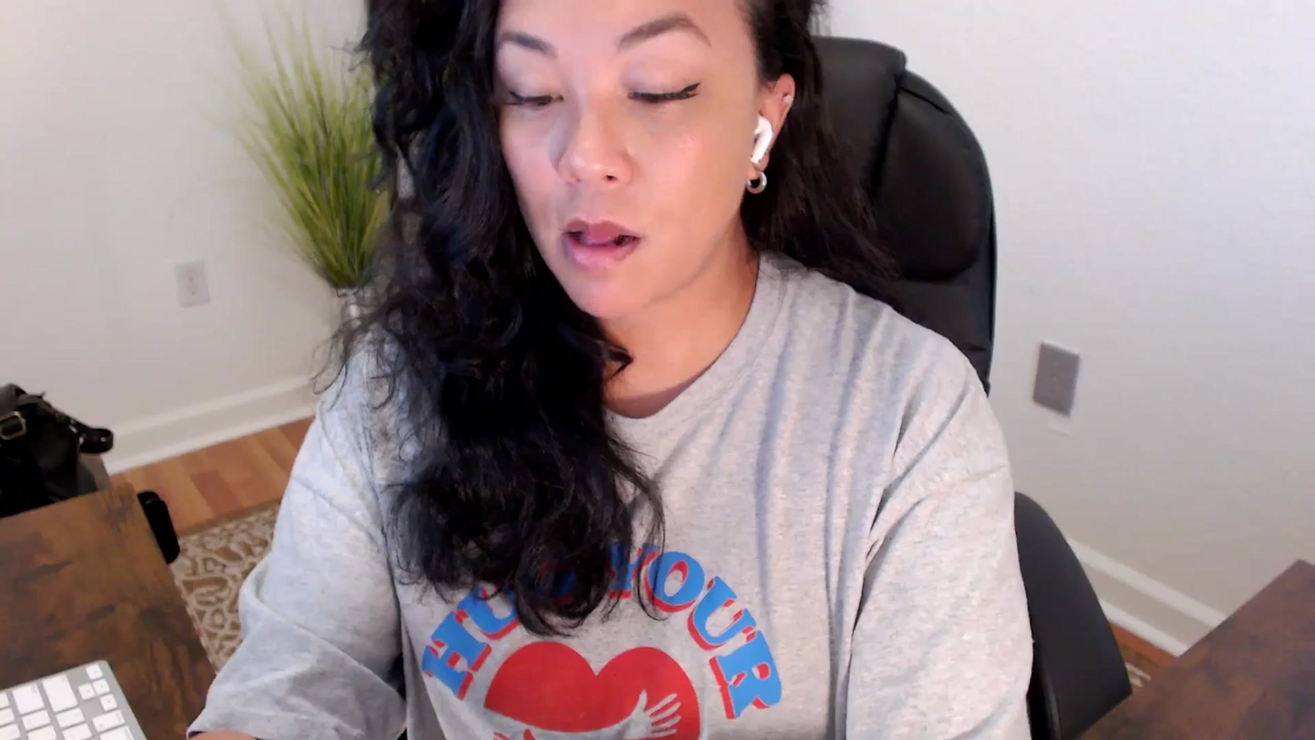 Gallery image thumbnail from MickaylaStar's myfreecams stream on, 05/27/2025, 17:25 image 19 of 20