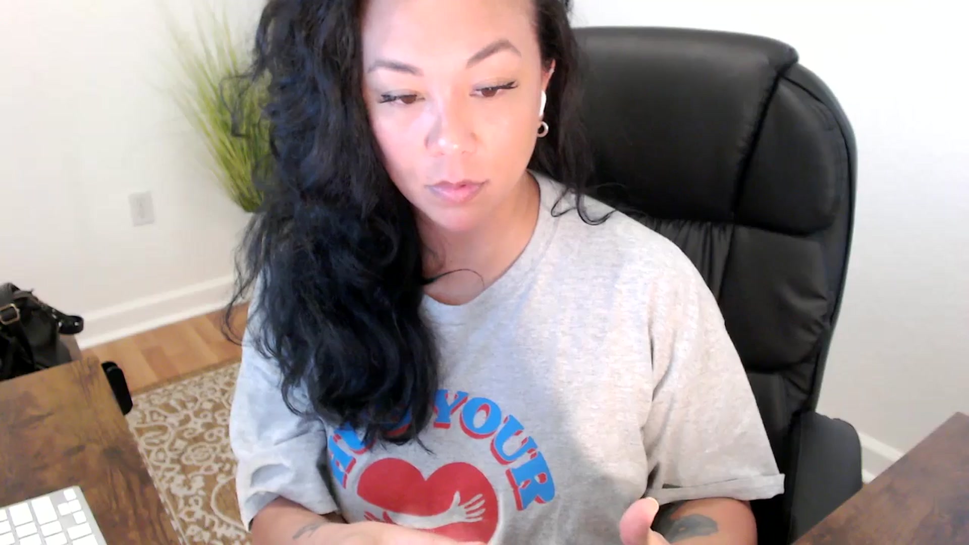 Gallery image thumbnail from MickaylaStar's myfreecams stream on, 05/27/2025, 18:22 image 8 of 20