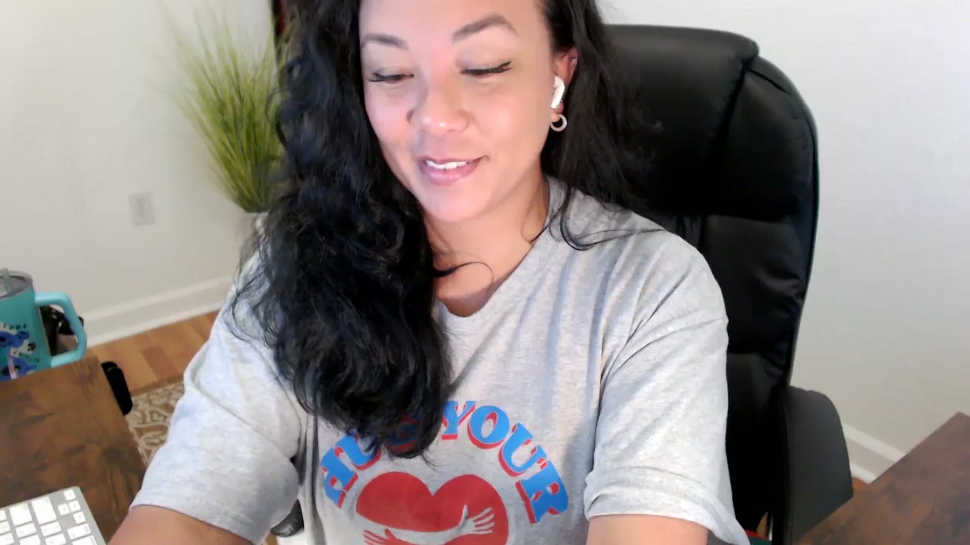 Gallery image thumbnail from MickaylaStar's myfreecams stream on, 05/27/2025, 18:22 image 19 of 20