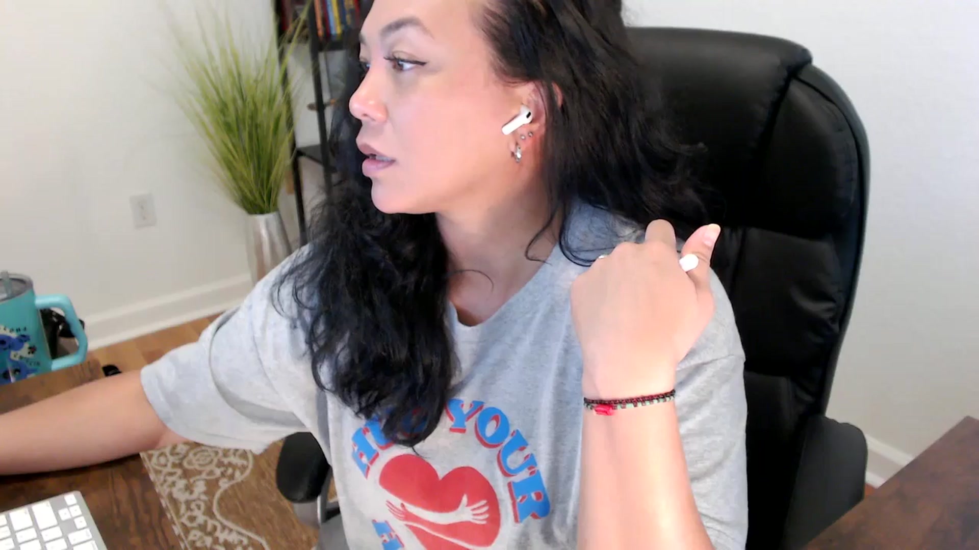 Gallery image thumbnail from MickaylaStar's myfreecams stream on, 05/27/2025, 18:22 image 16 of 20