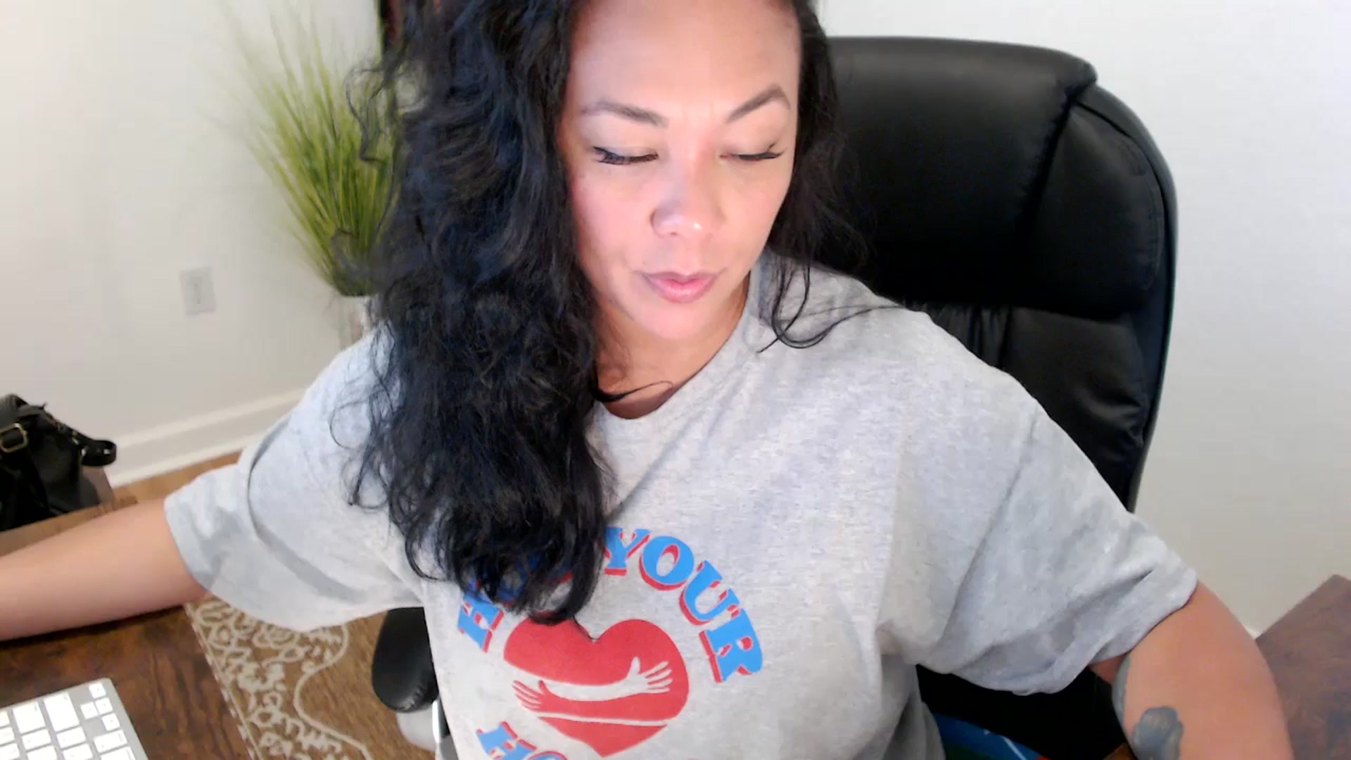 Gallery image thumbnail from MickaylaStar's myfreecams stream on, 05/27/2025, 18:22 image 14 of 20