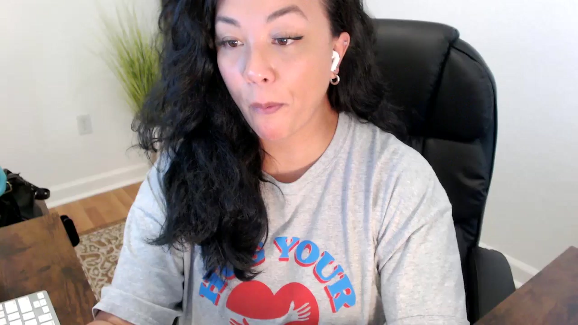 Gallery image thumbnail from MickaylaStar's myfreecams stream on, 05/27/2025, 19:22 image 3 of 20