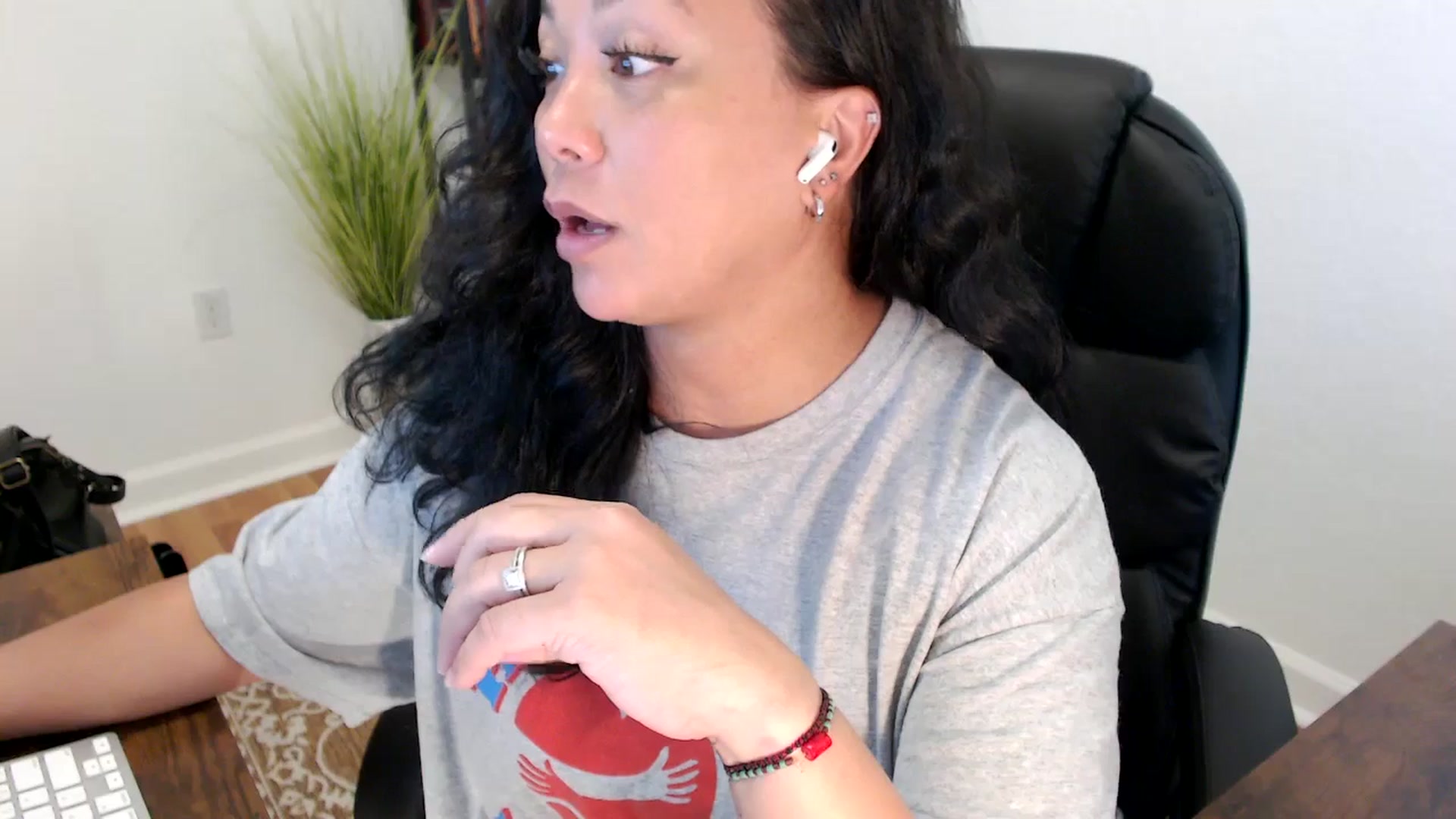 Gallery image thumbnail from MickaylaStar's myfreecams stream on, 05/27/2025, 19:22 image 13 of 20