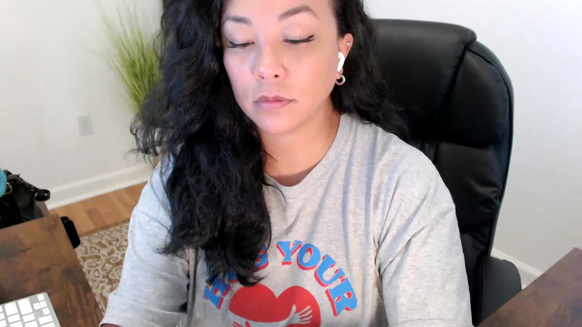 Gallery image thumbnail from MickaylaStar's myfreecams stream on, 05/27/2025, 19:22 image 1 of 20