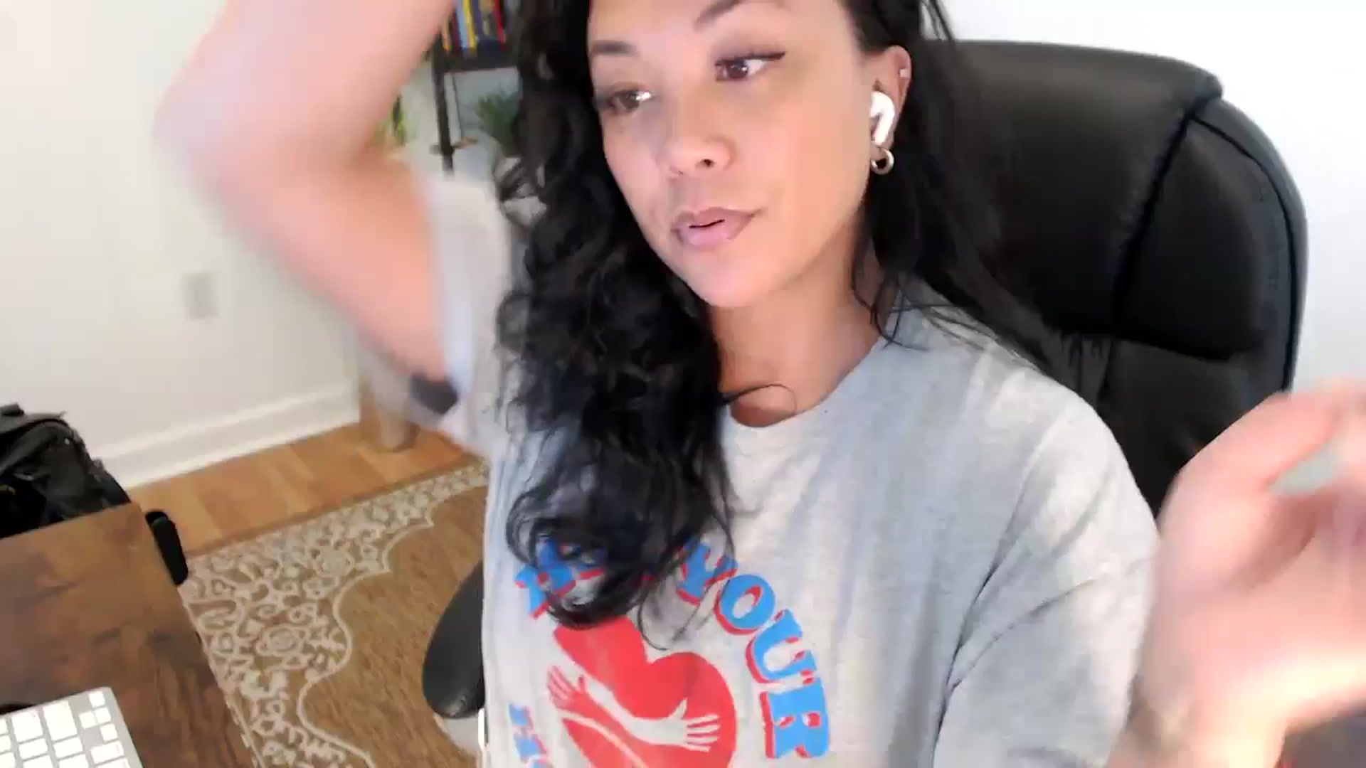 Gallery image thumbnail from MickaylaStar's myfreecams stream on, 05/27/2025, 20:37 image 1 of 20