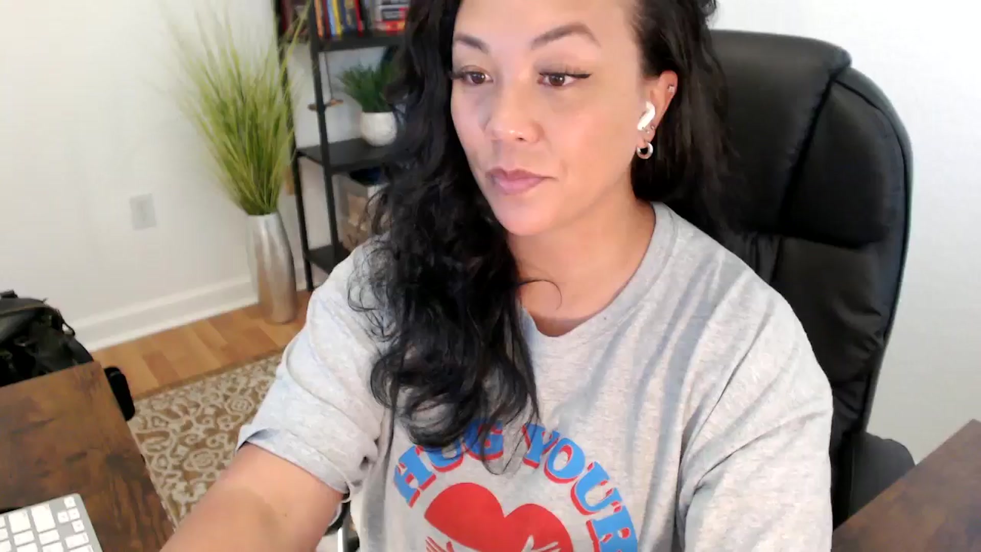 Gallery image thumbnail from MickaylaStar's myfreecams stream on, 05/27/2025, 20:37 image 8 of 20