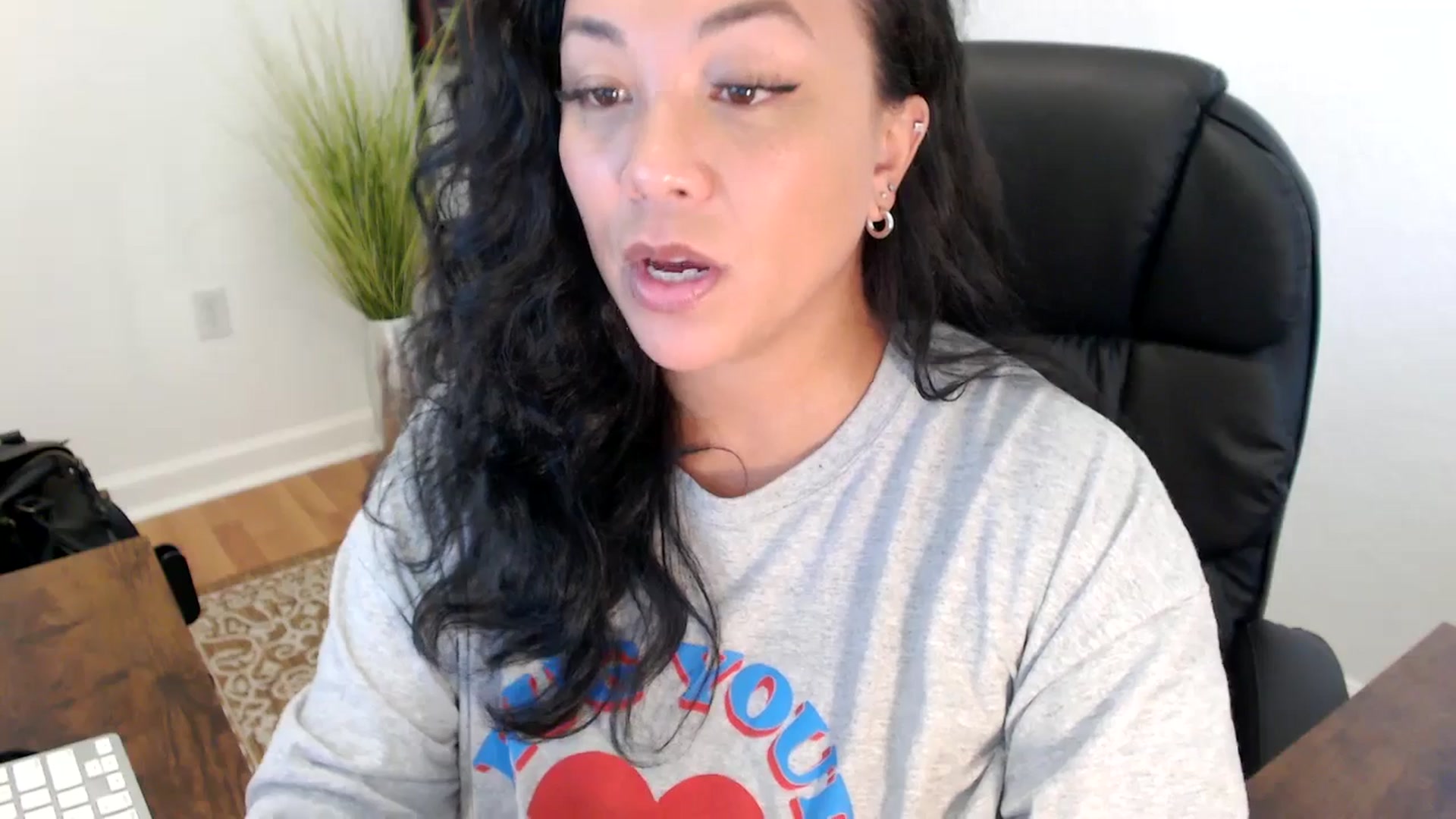 Gallery image thumbnail from MickaylaStar's myfreecams stream on, 05/27/2025, 20:37 image 2 of 20