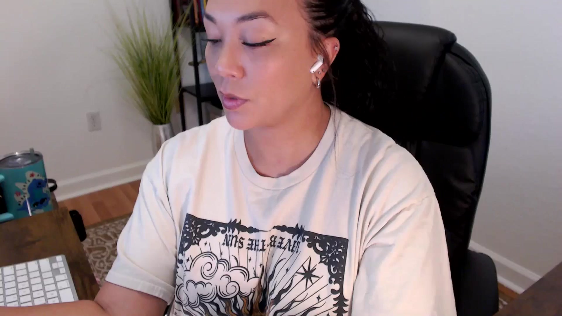 Gallery image thumbnail from MickaylaStar's myfreecams stream on, 05/28/2025, 15:09 image 1 of 20