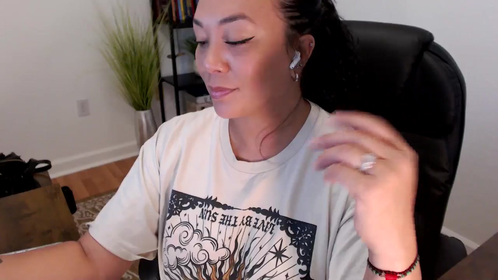 Gallery image thumbnail from MickaylaStar's myfreecams stream on, 05/28/2025, 15:56 image 17 of 20