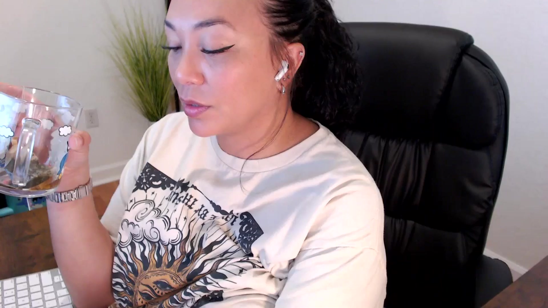 Gallery image thumbnail from MickaylaStar's myfreecams stream on, 05/28/2025, 15:56 image 7 of 20