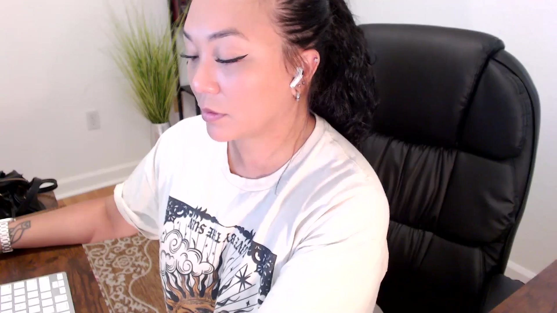 Gallery image thumbnail from MickaylaStar's myfreecams stream on, 05/28/2025, 15:56 image 20 of 20