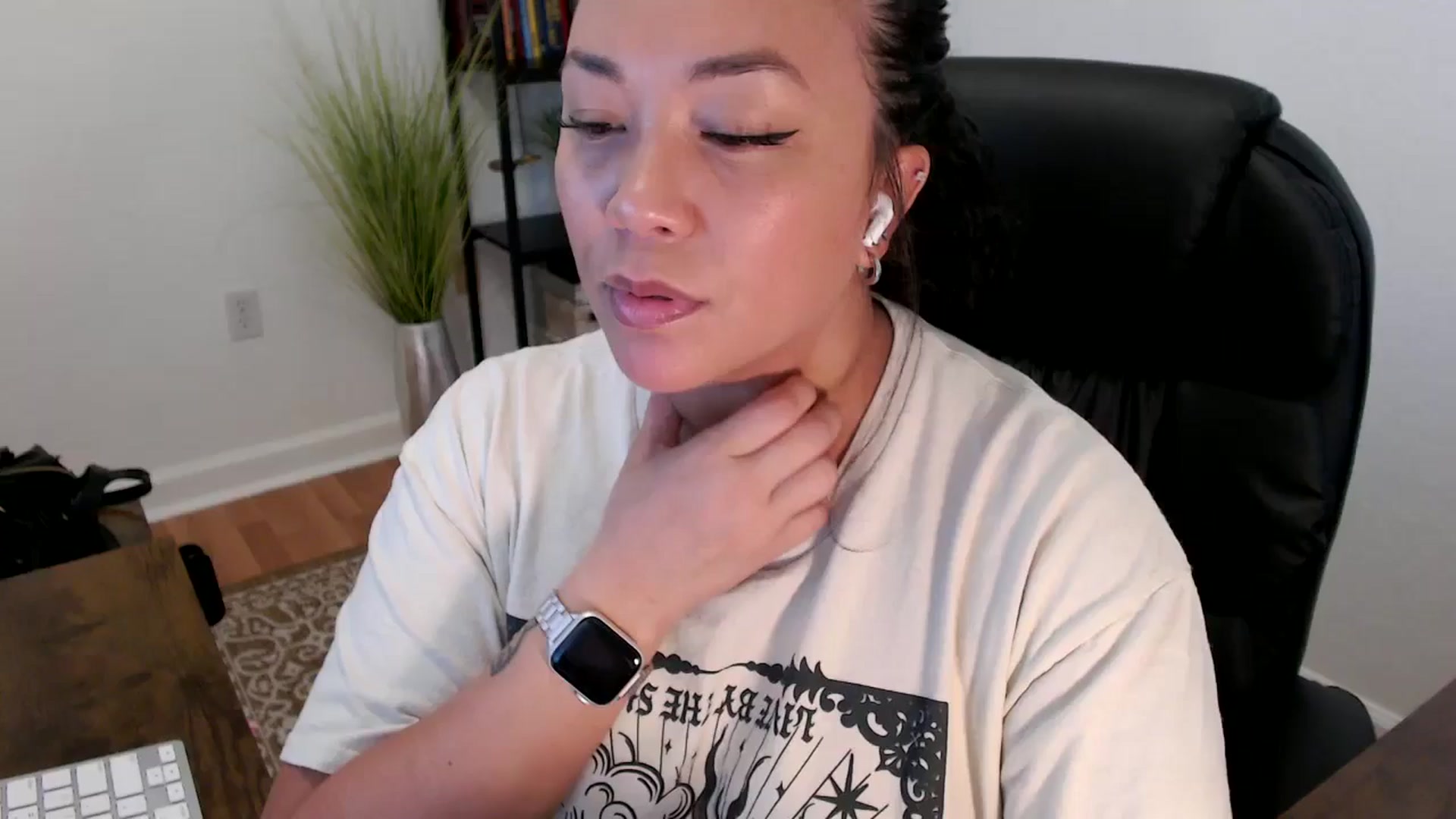 Gallery image thumbnail from MickaylaStar's myfreecams stream on, 05/28/2025, 16:21 image 16 of 20