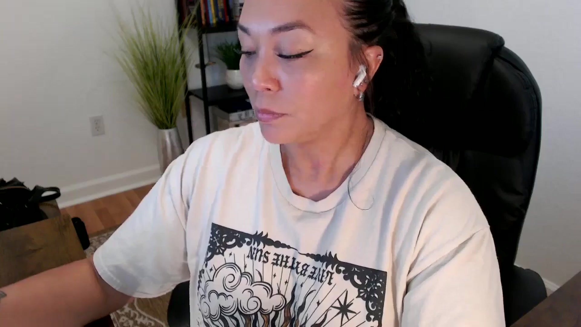 Gallery image thumbnail from MickaylaStar's myfreecams stream on, 05/28/2025, 16:21 image 12 of 20