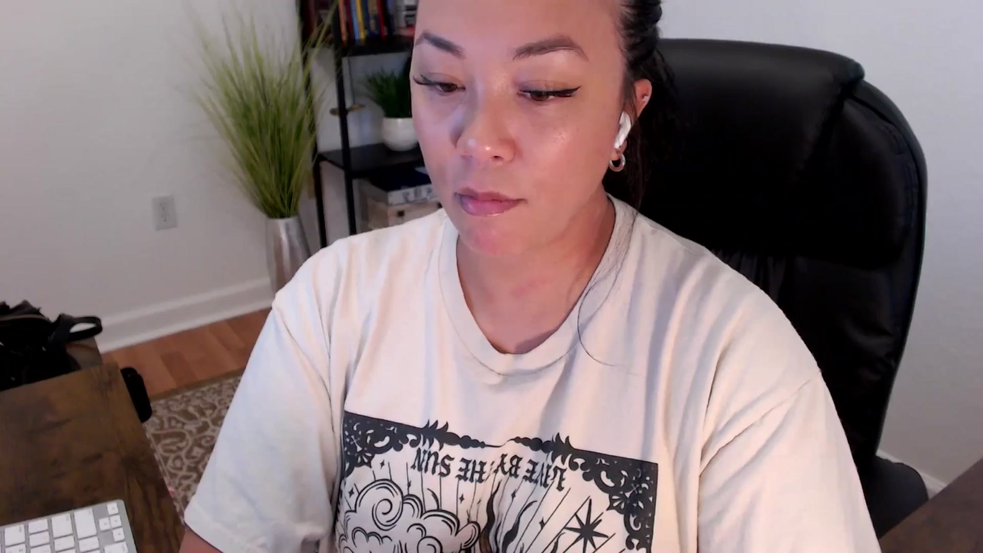 Gallery image thumbnail from MickaylaStar's myfreecams stream on, 05/28/2025, 16:21 image 18 of 20