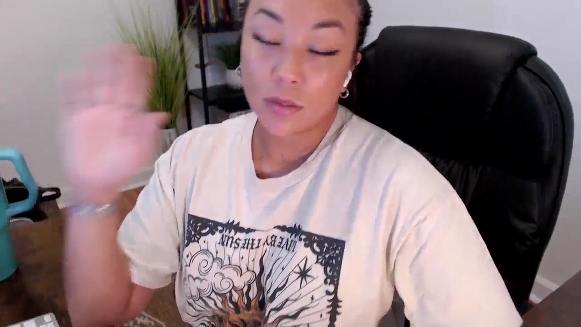 Gallery image thumbnail from MickaylaStar's myfreecams stream on, 05/28/2025, 17:08 image 15 of 20