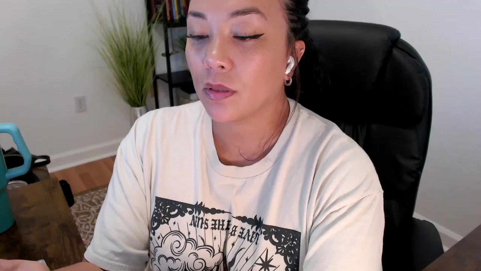 Gallery image thumbnail from MickaylaStar's myfreecams stream on, 05/28/2025, 17:08 image 12 of 20