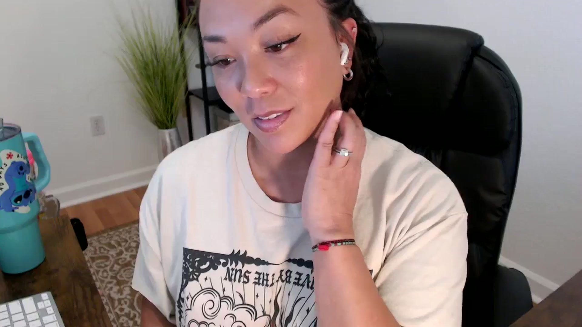 Gallery image thumbnail from MickaylaStar's myfreecams stream on, 05/28/2025, 19:01 image 8 of 20
