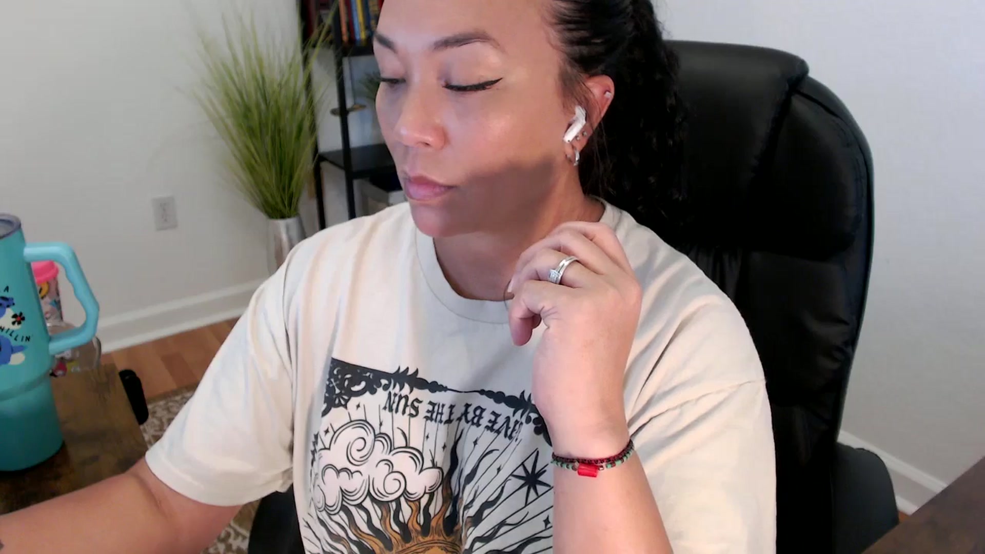 Gallery image thumbnail from MickaylaStar's myfreecams stream on, 05/28/2025, 19:01 image 19 of 20