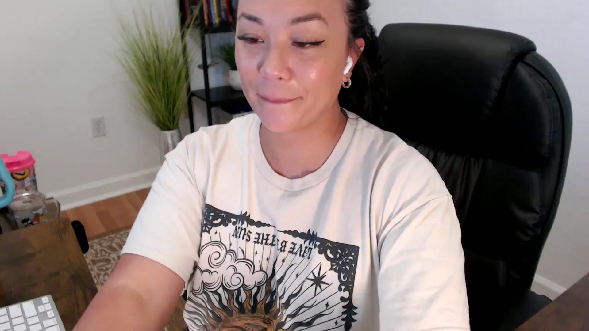Gallery image thumbnail from MickaylaStar's myfreecams stream on, 05/28/2025, 19:01 image 1 of 20