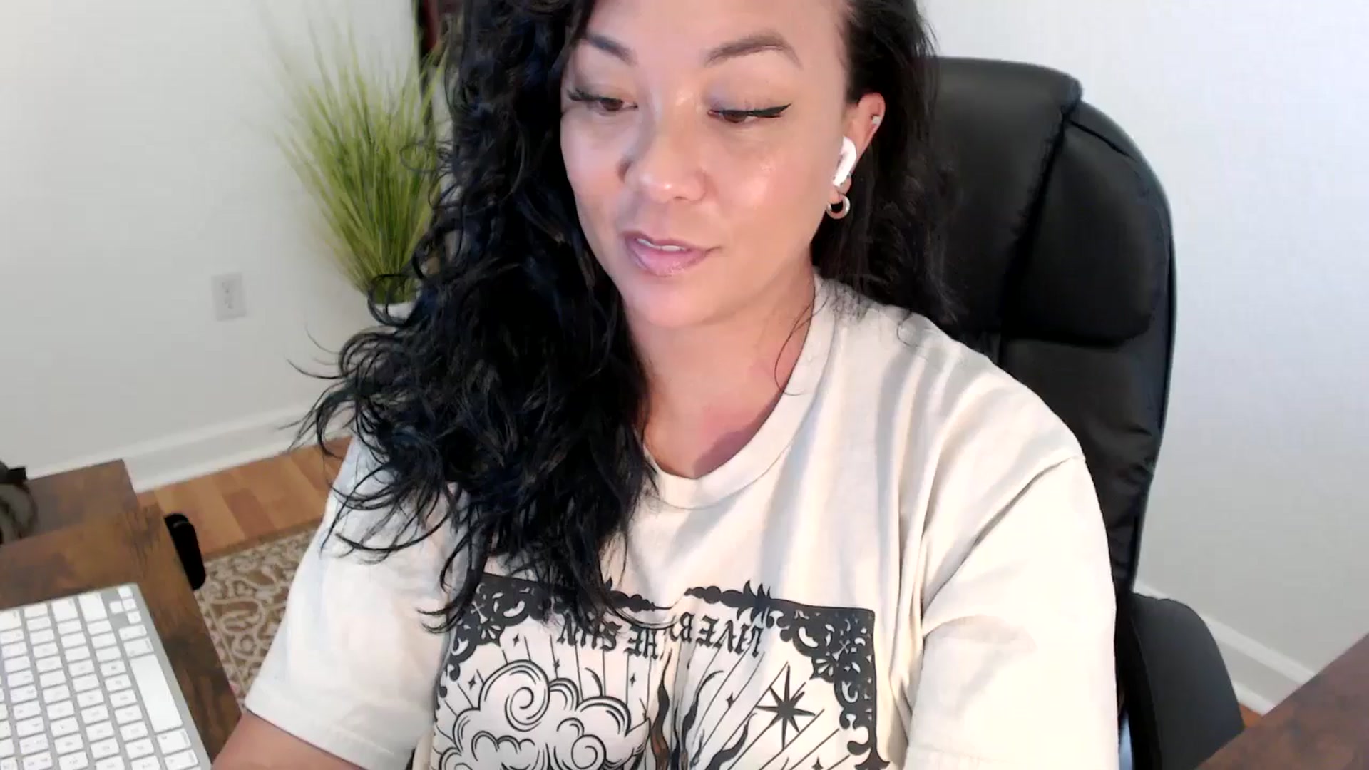 Gallery image thumbnail from MickaylaStar's myfreecams stream on, 05/28/2025, 19:43 image 20 of 20
