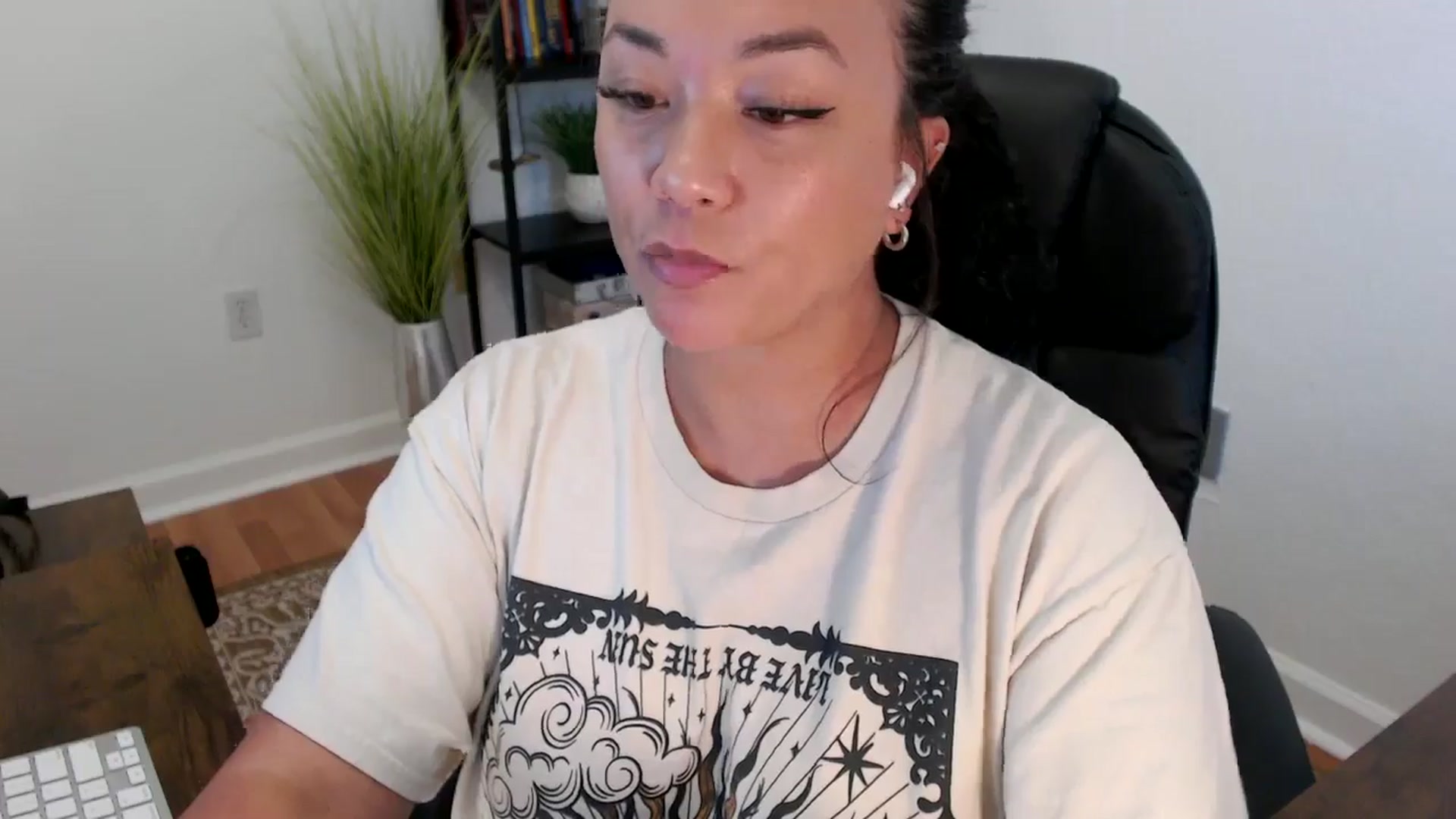 Gallery image thumbnail from MickaylaStar's myfreecams stream on, 05/28/2025, 19:43 image 5 of 20